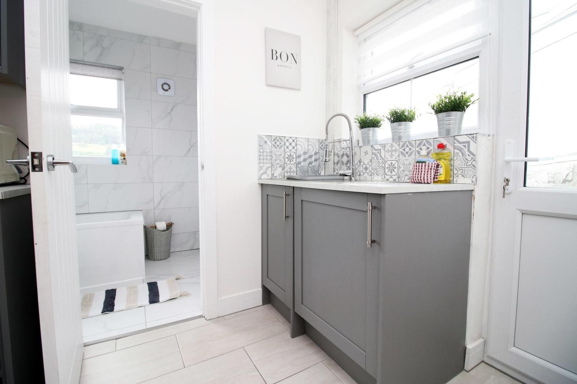 Prospect Cottage Fabulous Home In Stunning Rhondda Valley By Staystaycations Treorky Bagian luar foto